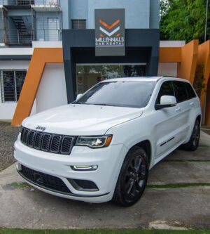 Jeep Cherokee 2018 - Millennials Rent a Car - Car Rental - Alquiler de Carros en Republica Dominicana - Santiago - Carros de Lujo-4491